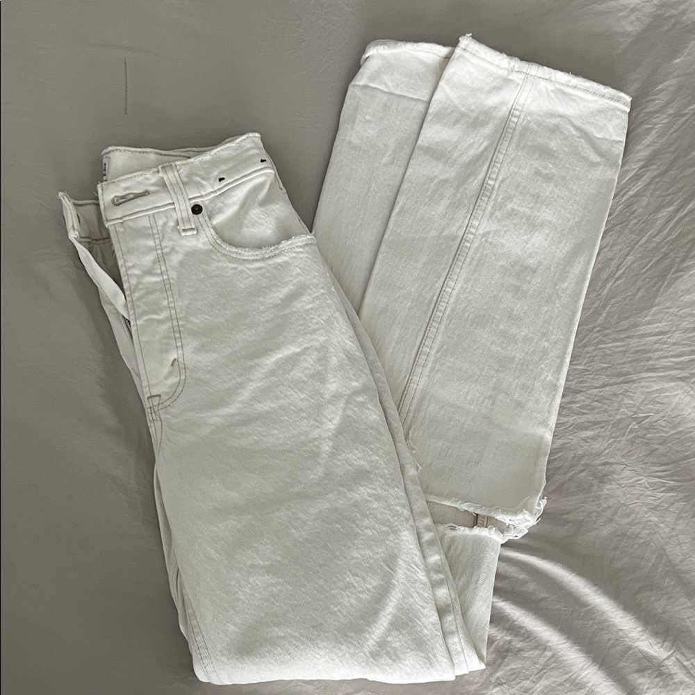 ABERCROMBIE Classic White Denim Jeans